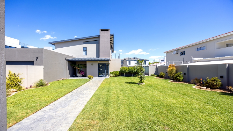 4 Bedroom Property for Sale in Parklands North Western Cape